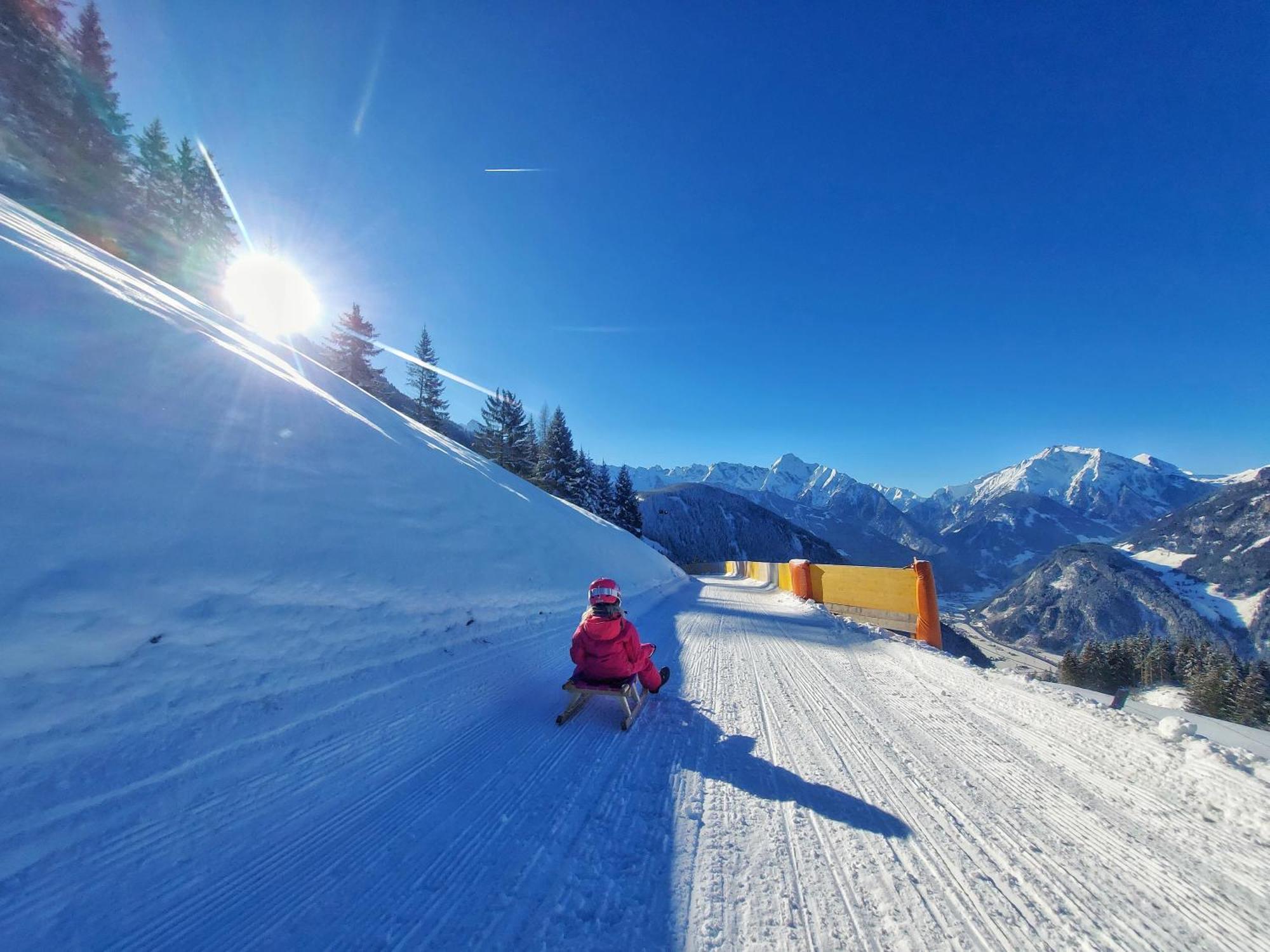 Alpenzeit Zillertal Apartments Целль-ам-Ціллер Екстер'єр фото