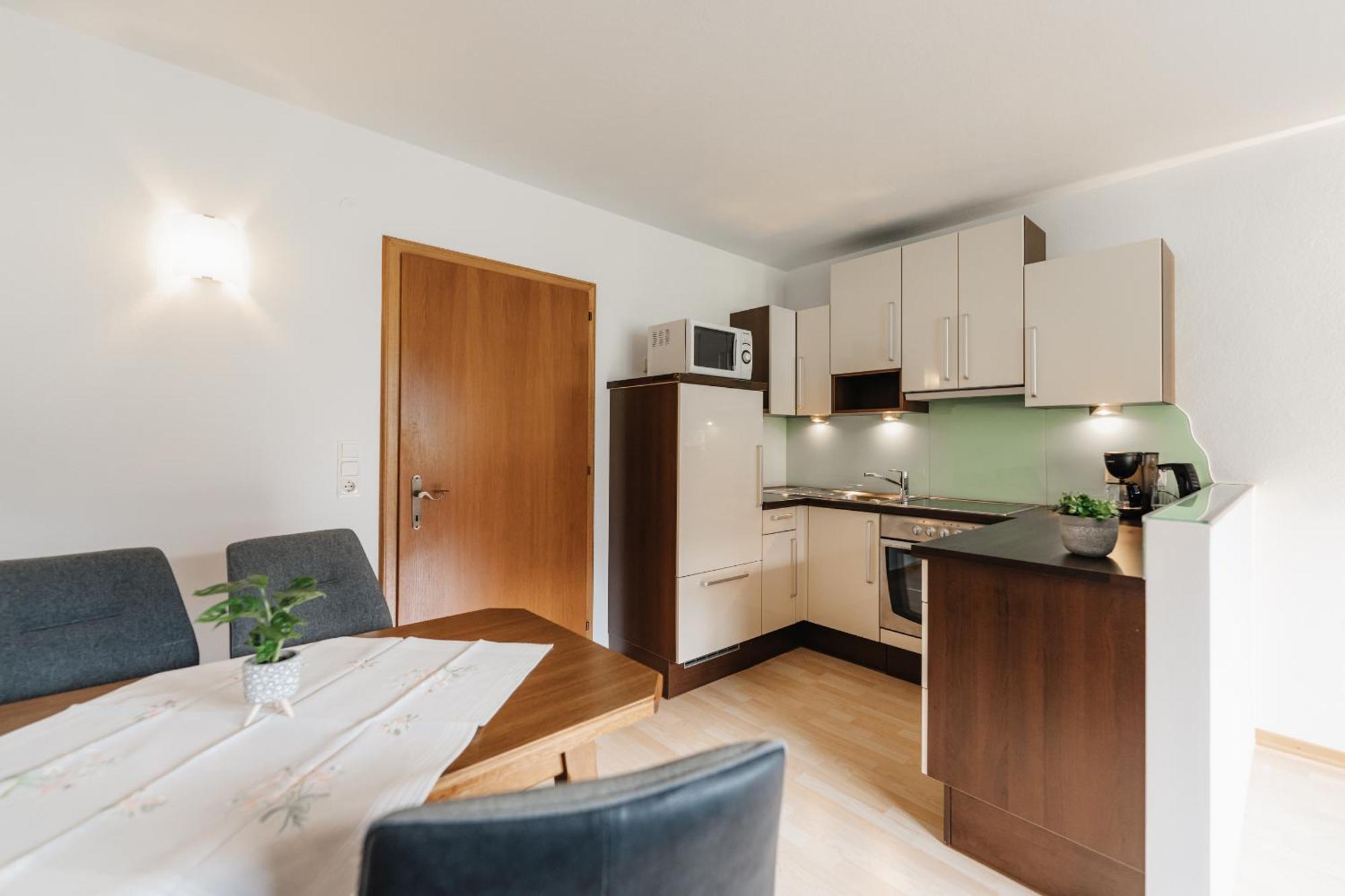 Alpenzeit Zillertal Apartments Целль-ам-Ціллер Номер фото