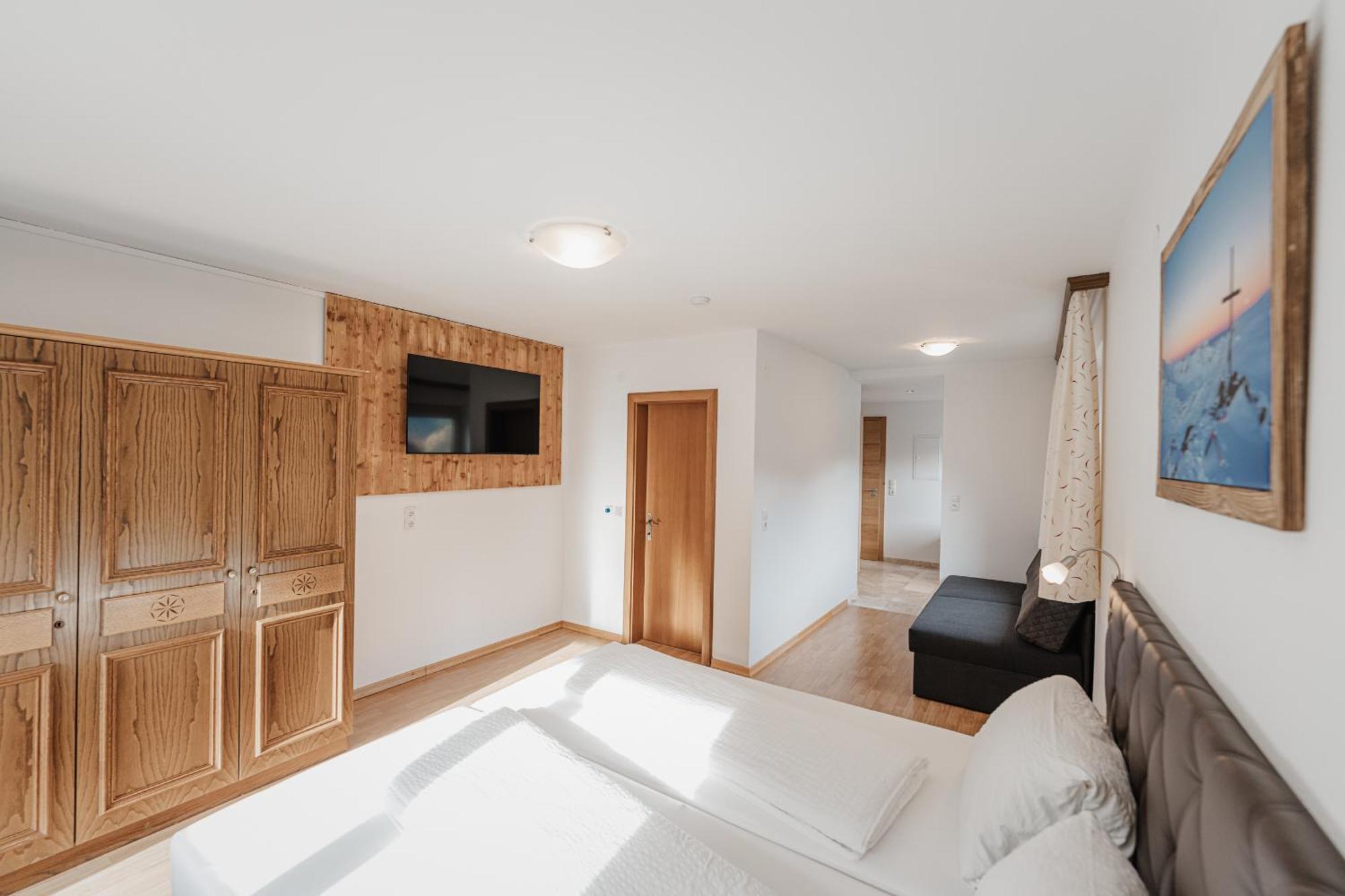 Alpenzeit Zillertal Apartments Целль-ам-Ціллер Номер фото
