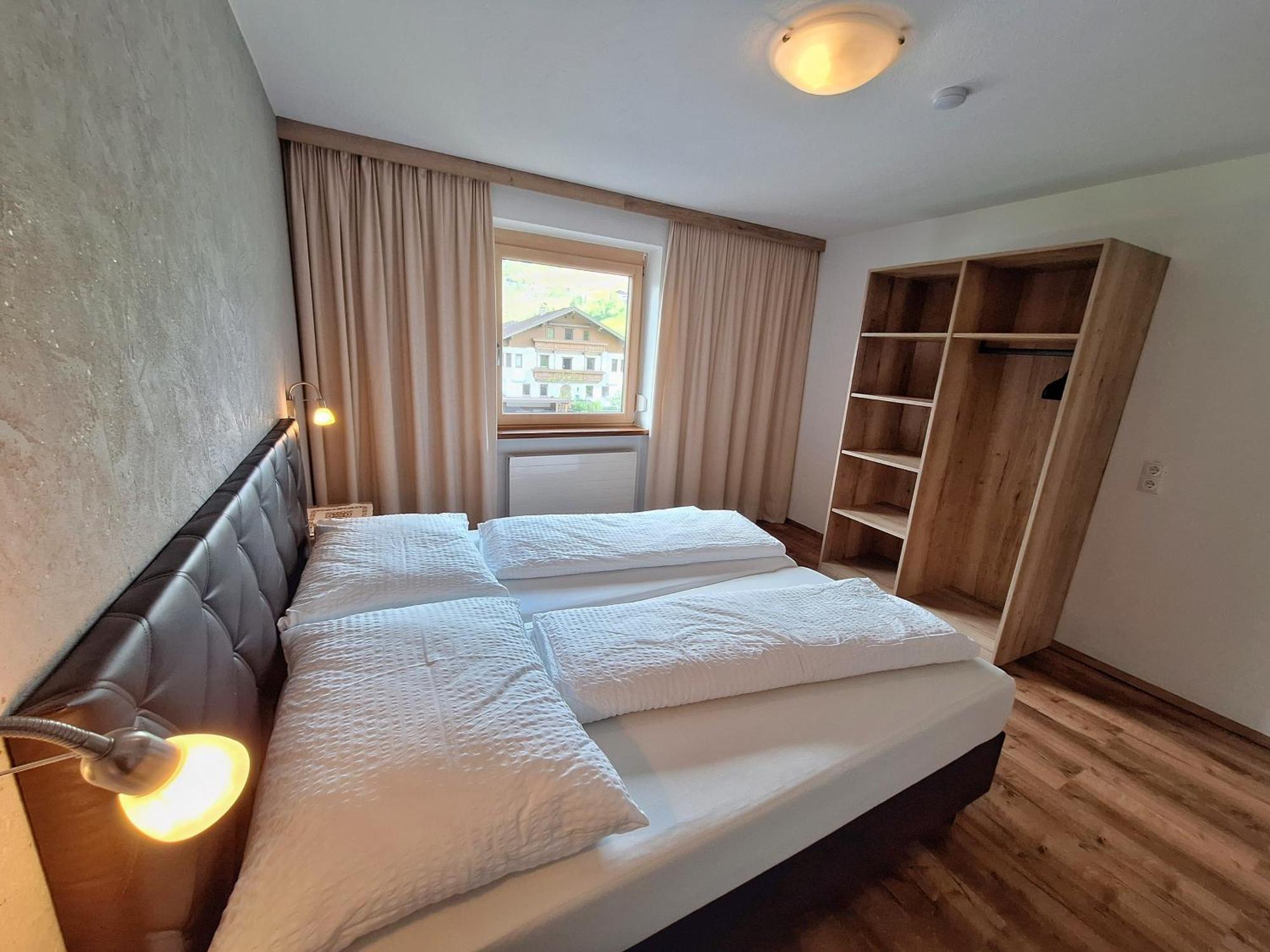 Alpenzeit Zillertal Apartments Целль-ам-Ціллер Екстер'єр фото