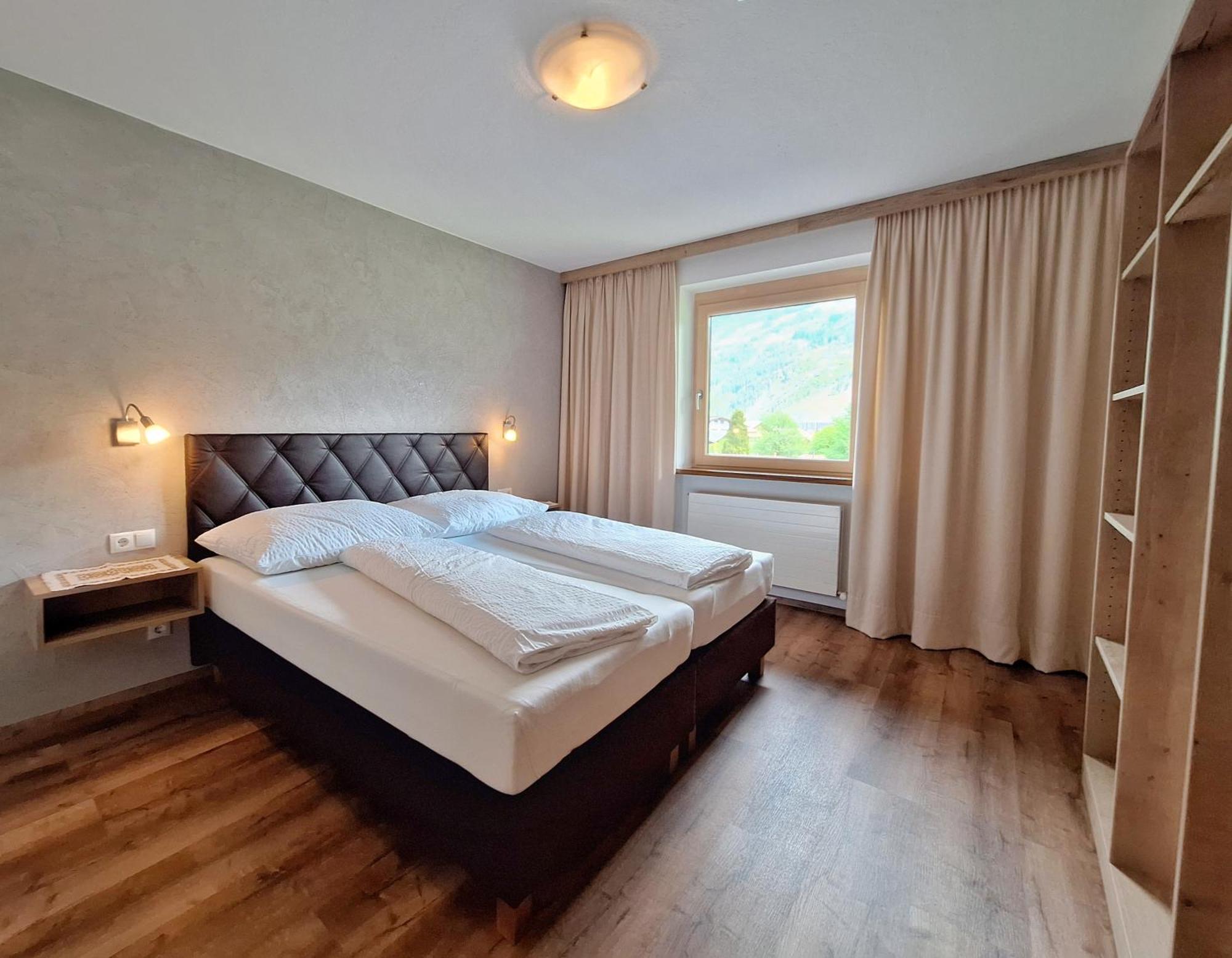 Alpenzeit Zillertal Apartments Целль-ам-Ціллер Екстер'єр фото